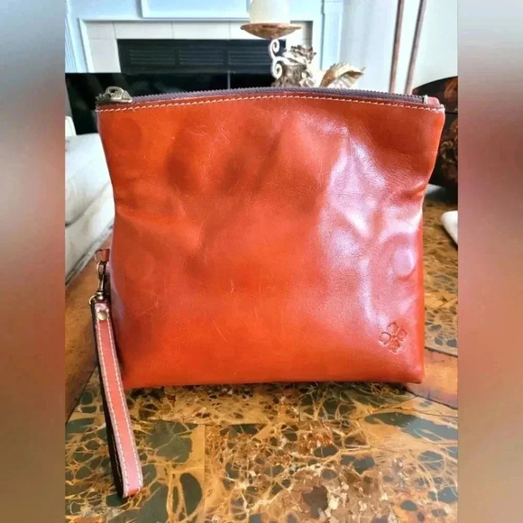 Patricia Nash Leather fold-over - Picture 4 of 12